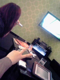 ���b!!